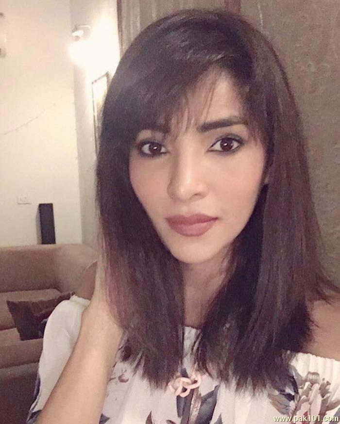 Zhalay Sarhadi -Pakistani Female Actress And Model Celebrity