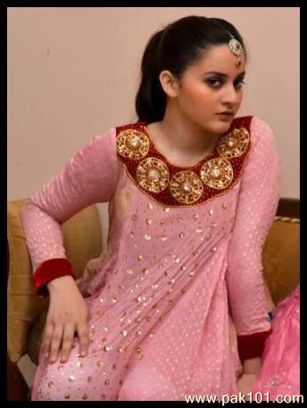 Aiman Khan -Pakistani Female Television Drama Actress Celebrity