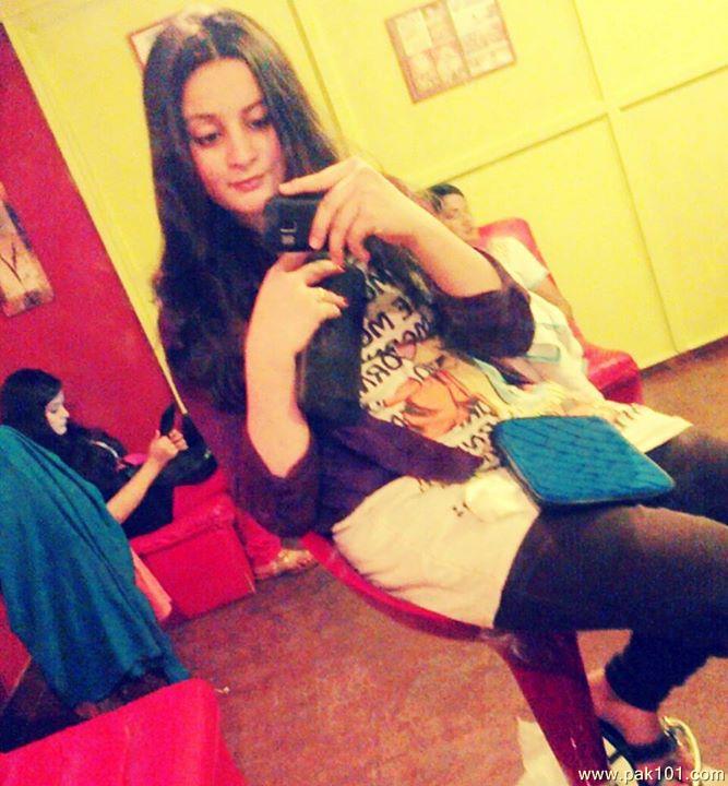 Aiman Khan -Pakistani Female Television Drama Actress Celebrity