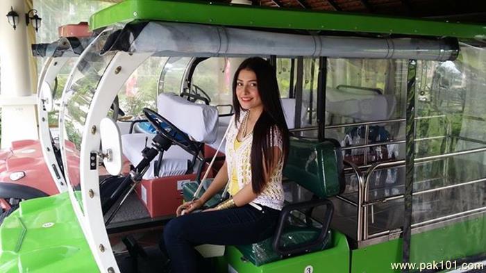 Ayeza Khan (Aiza)- Pakistani Female Television Actress Celebrity