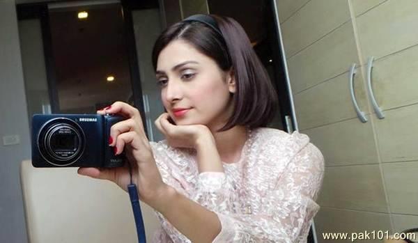 Ayeza Khan (Aiza)- Pakistani Female Television Actress Celebrity