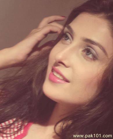 Ayeza Khan (Aiza)- Pakistani Female Television Actress Celebrity