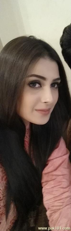 Ayeza Khan (Aiza)- Pakistani Female Television Actress Celebrity