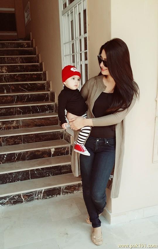 Ayeza Khan (Aiza)- Pakistani Female Television Actress Celebrity