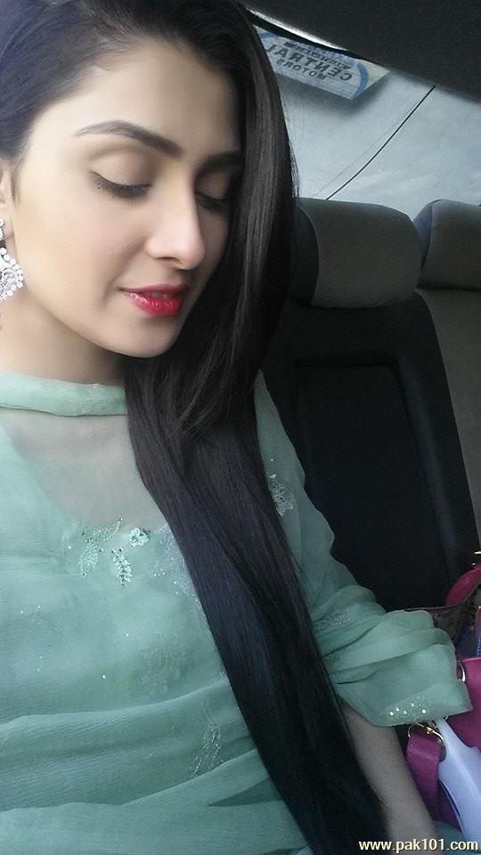 Ayeza Khan (Aiza)- Pakistani Female Television Actress Celebrity