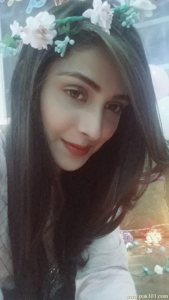 Ayeza Khan (Aiza)- Pakistani Female Television Actress Celebrity