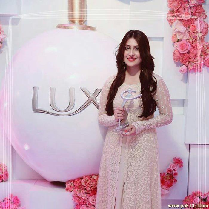 Ayeza Khan (Aiza)- Pakistani Female Television Actress Celebrity