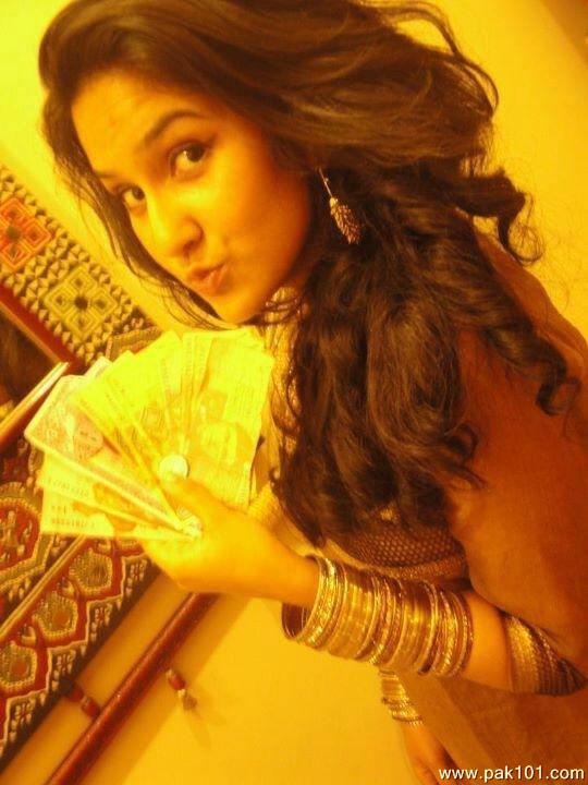 Anoushay Abbasi -Pakistani Television Actress