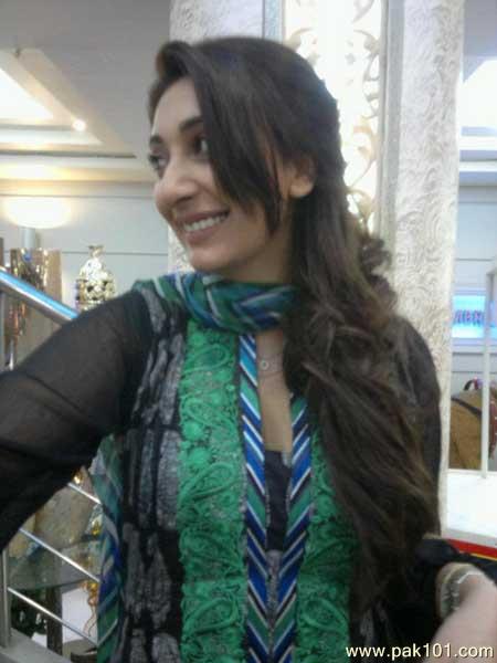 Ayesha Khan 
