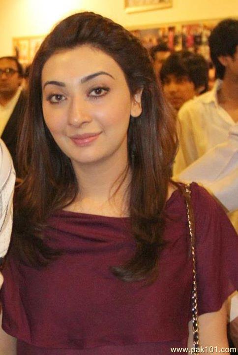 Ayesha Khan- Pakistani Female Television Actress Celebrity