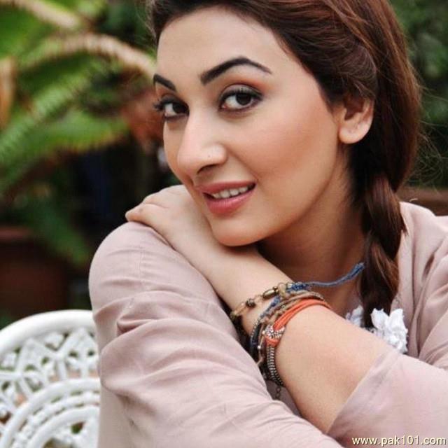 Ayesha Khan- Pakistani Female Television Actress Celebrity