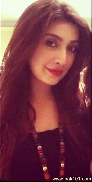 Ayesha Khan- Pakistani Female Television Actress Celebrity