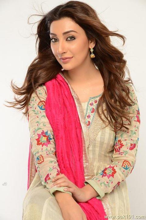 Ayesha Khan- Pakistani Female Television Actress Celebrity