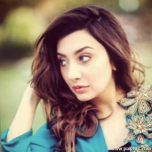 Ayesha Khan- Pakistani Female Television Actress Celebrity