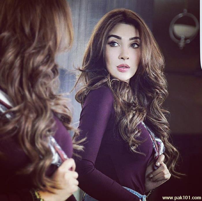 Ayesha Khan- Pakistani Female Television Actress Celebrity