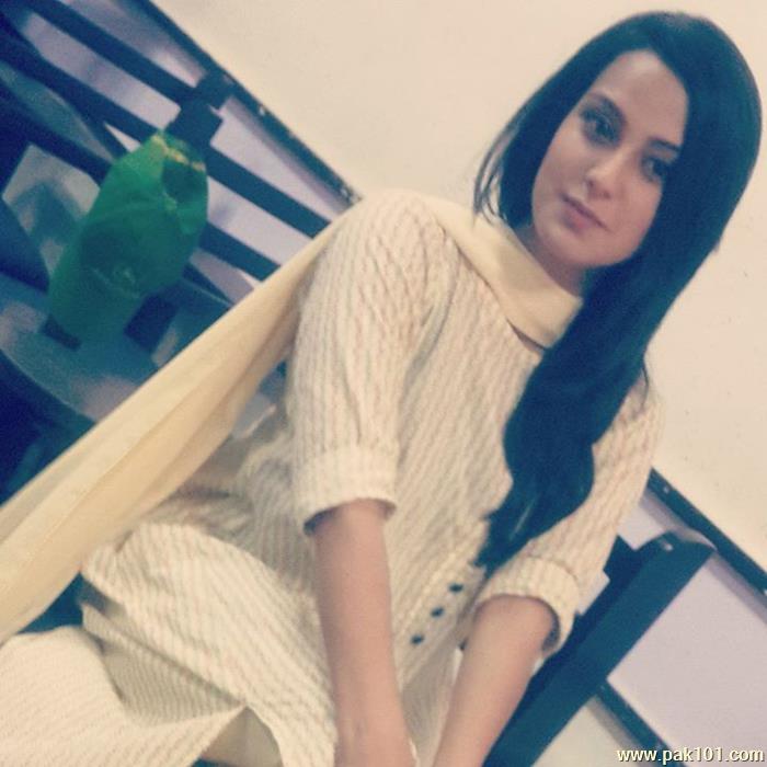 Iqra Aziz -Pakistani Female Television Actress Celebrity