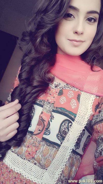 Iqra Aziz -Pakistani Female Television Actress Celebrity