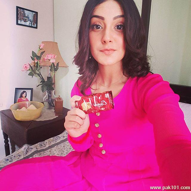 Iqra Aziz -Pakistani Female Television Actress Celebrity