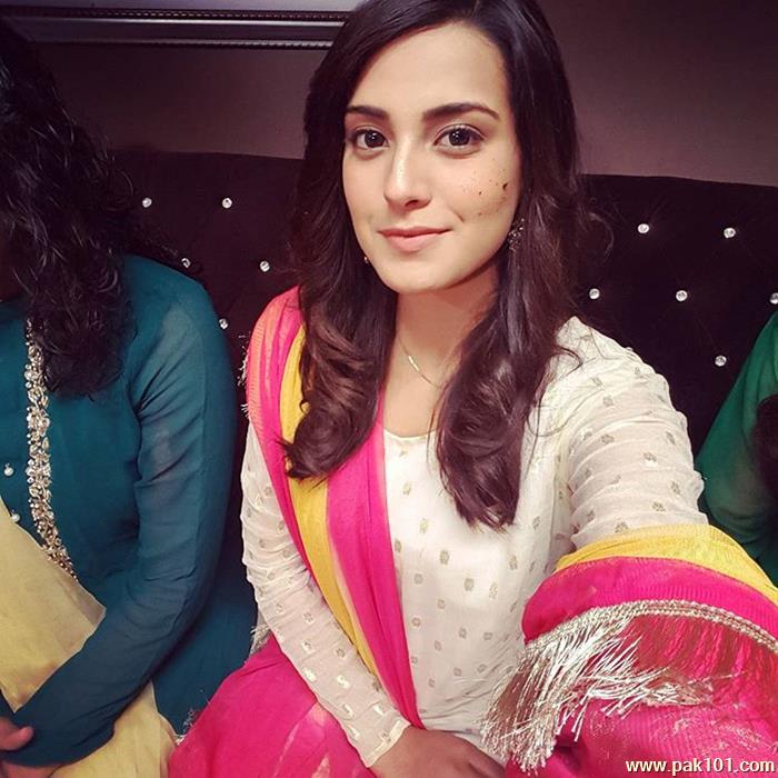 Iqra Aziz -Pakistani Female Television Actress Celebrity