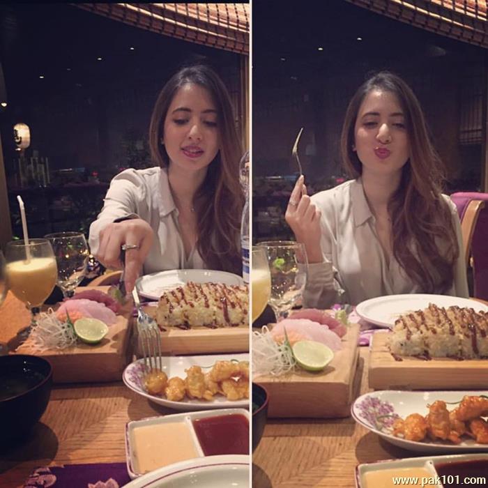 Komal Aziz Khan -Pakistani Television Actress And Fashion Model Celebrity