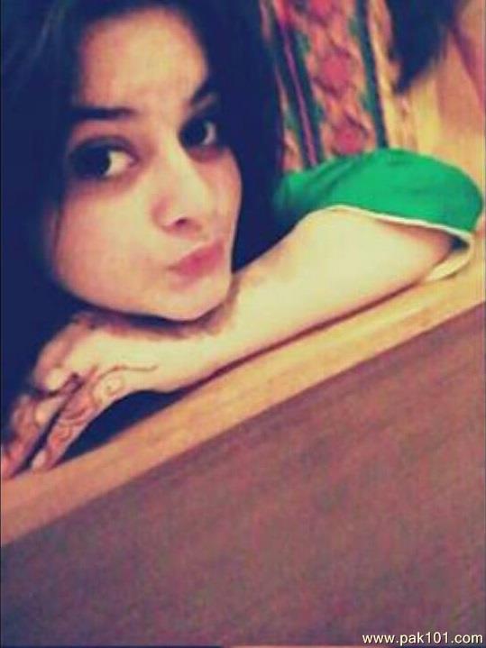 Minal Khan -Pakistani Television Female Actress Celebrity