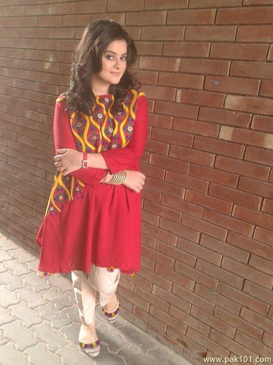 Minal Khan -Pakistani Television Female Actress Celebrity