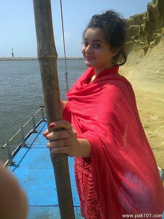 Minal Khan -Pakistani Television Female Actress Celebrity