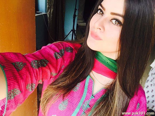 Minal Khan -Pakistani Television Female Actress Celebrity