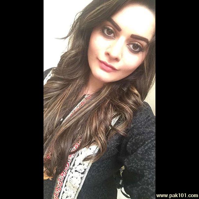 Minal Khan -Pakistani Television Female Actress Celebrity