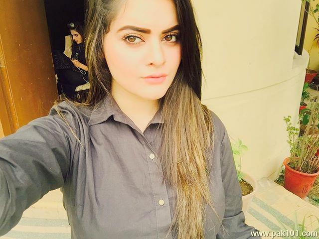 Minal Khan -Pakistani Television Female Actress Celebrity