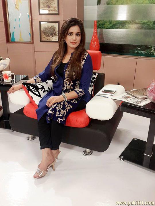 Nazia Malik- Pakistani Television Actress And Host Celebrity