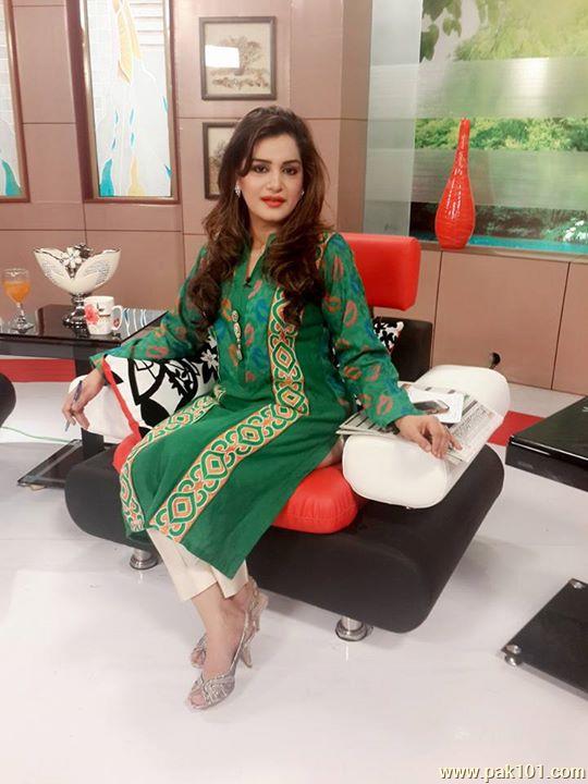 Nazia Malik- Pakistani Television Actress And Host Celebrity