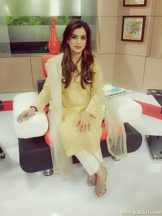 Nazia Malik- Pakistani Television Actress And Host Celebrity