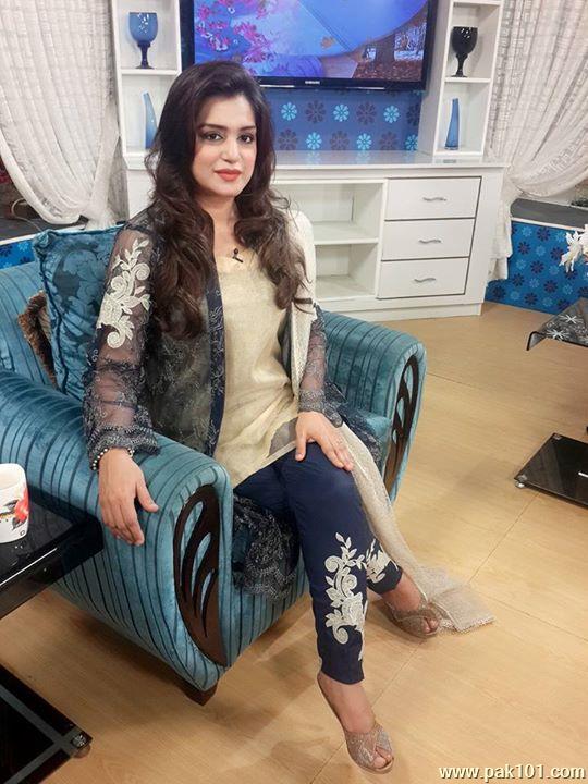 Nazia Malik- Pakistani Television Actress And Host Celebrity