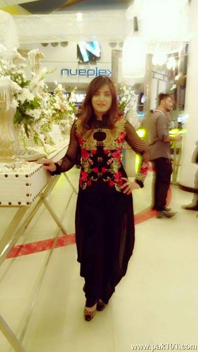 Nazia Malik- Pakistani Television Actress And Host Celebrity