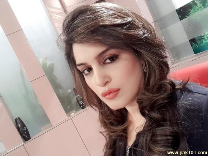 Nazia Malik- Pakistani Television Actress And Host Celebrity