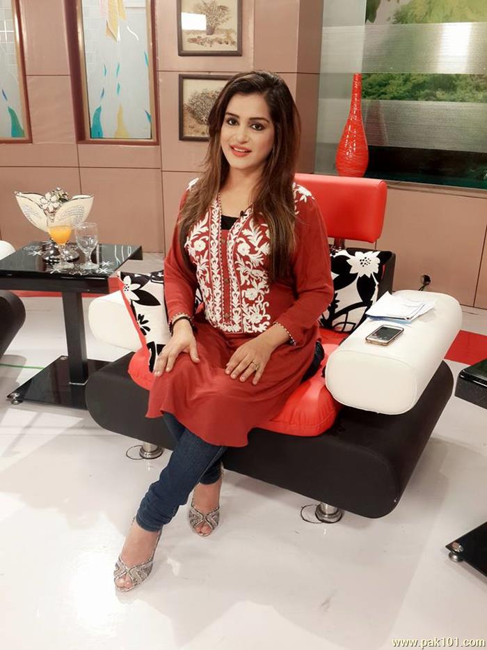Nazia Malik- Pakistani Television Actress And Host Celebrity