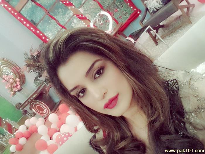 Nazia Malik- Pakistani Television Actress And Host Celebrity