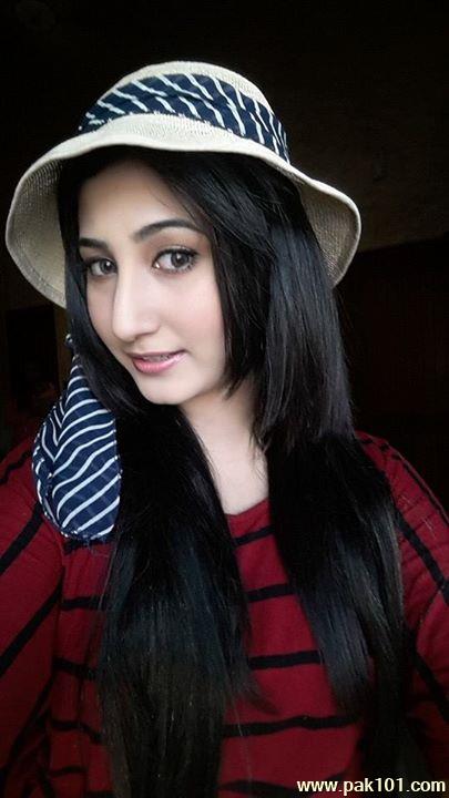 Pari Hashmi -Pakistani Television Drama Actress Celebrity