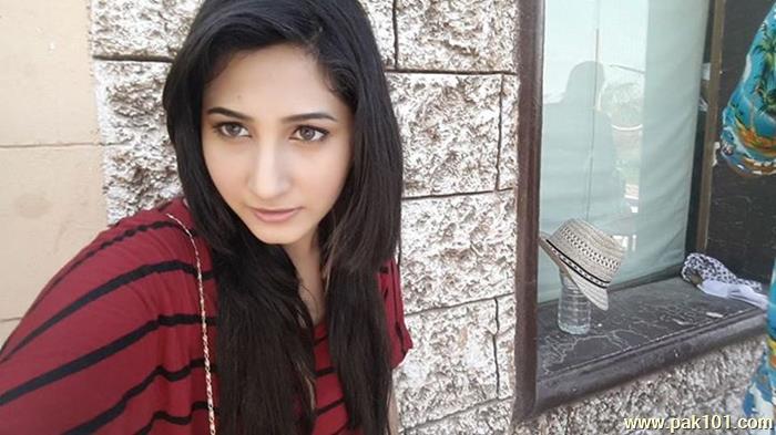 Pari Hashmi -Pakistani Television Drama Actress Celebrity