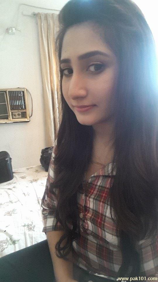 Pari Hashmi -Pakistani Television Drama Actress Celebrity