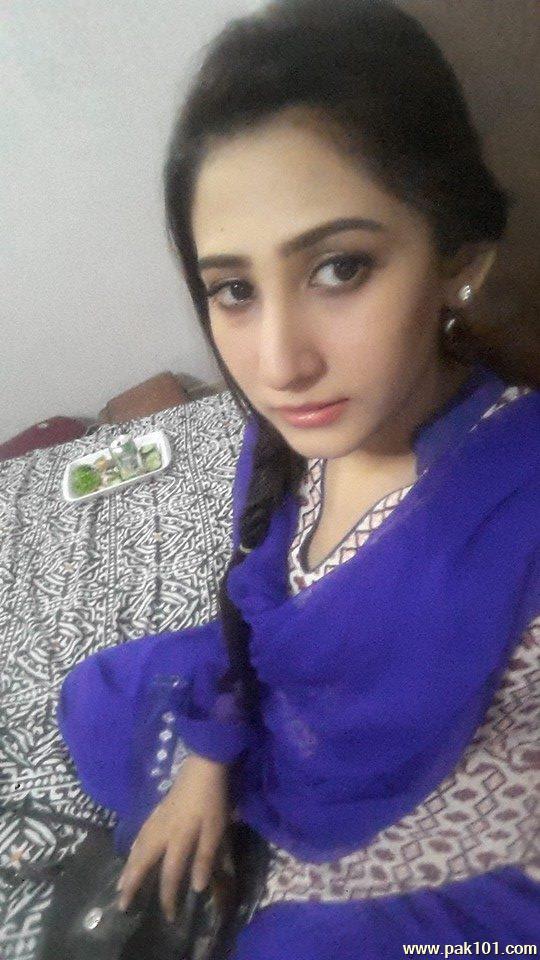 Pari Hashmi -Pakistani Television Drama Actress Celebrity