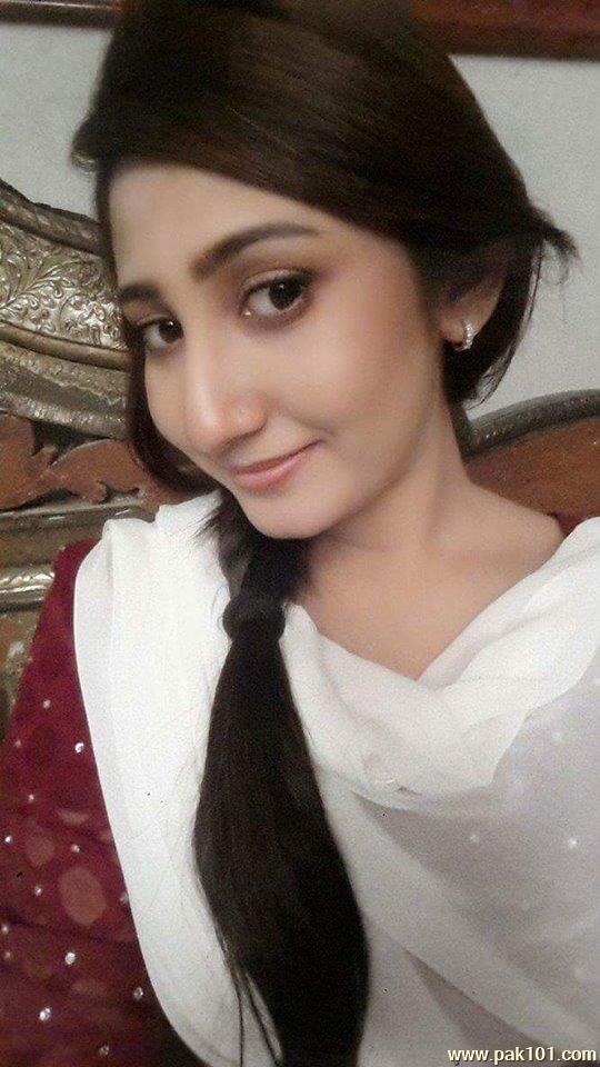 Pari Hashmi -Pakistani Television Drama Actress Celebrity