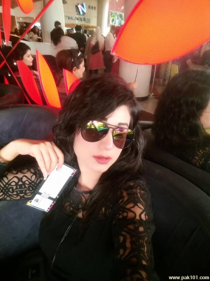 Riz Kamali -Pakistani Television Actress And Host Celebrity