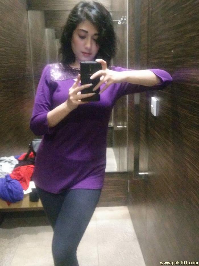 Riz Kamali -Pakistani Television Actress And Host Celebrity