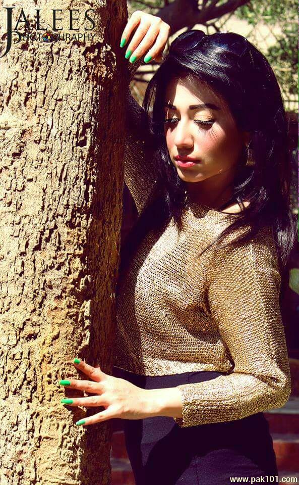 Riz Kamali -Pakistani Television Actress And Host Celebrity