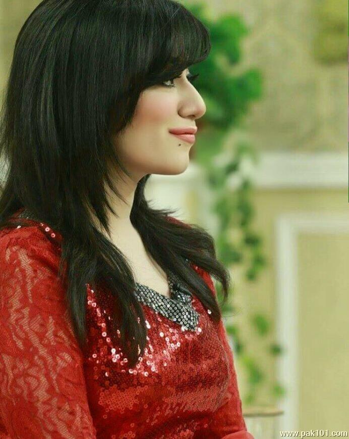 Riz Kamali -Pakistani Television Actress And Host Celebrity