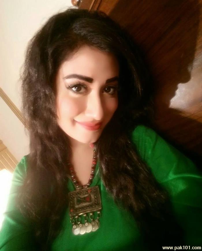 Riz Kamali -Pakistani Television Actress And Host Celebrity