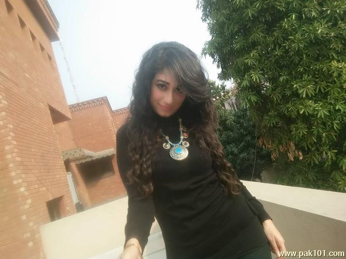 Riz Kamali -Pakistani Television Actress And Host Celebrity