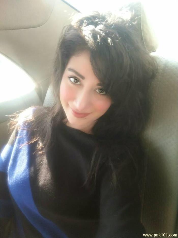 Riz Kamali -Pakistani Television Actress And Host Celebrity
